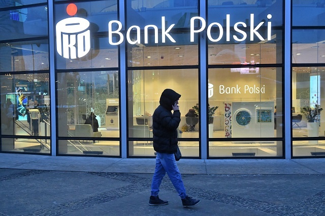 Frankowicze chcą iść na ugody z PKO BP. Fot. PAP/Radek Pietruszka