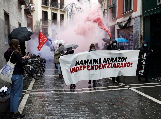 Baskijści separatyści w Hiszpanii. Fot. PAP/EPA/Jesus Diges