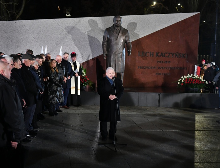 Odsłonięcie pomnika Lecha Kaczyńskiego. Doszło do przepychanek