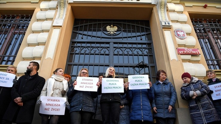 Protest pracowników wymiaru sprawiedliwości. Fot. PAP/Darek Delmanowicz