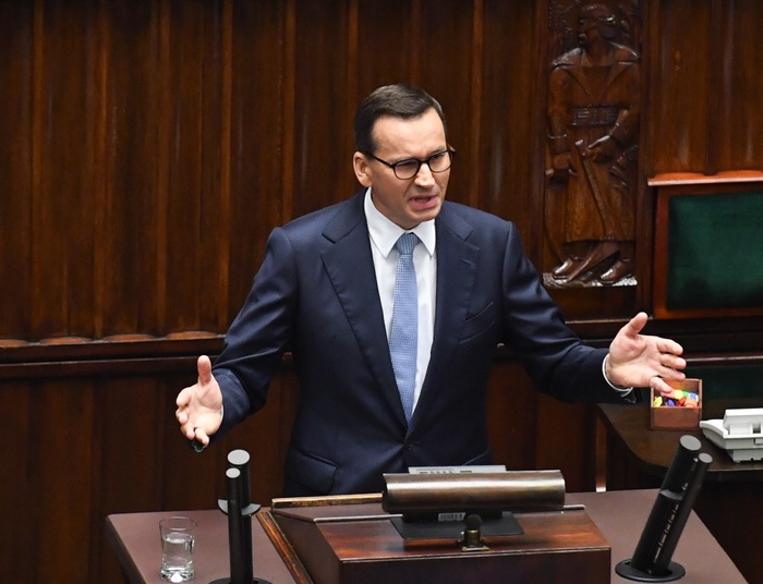Morawiecki zagłuszony w Sejmie. "Z czego się śmiejecie?", "partacze"