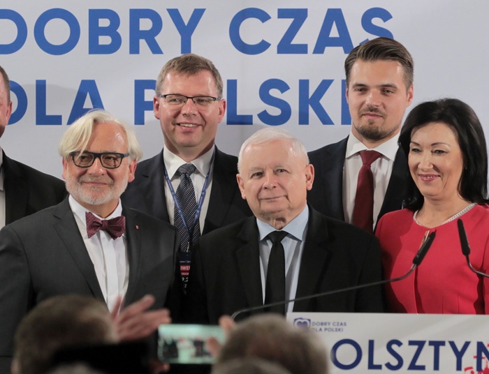 Widzowie "Wiadomości" i "Wydarzeń" Polsatu najczęściej głosują na PiS. A "Faktów" TVN?