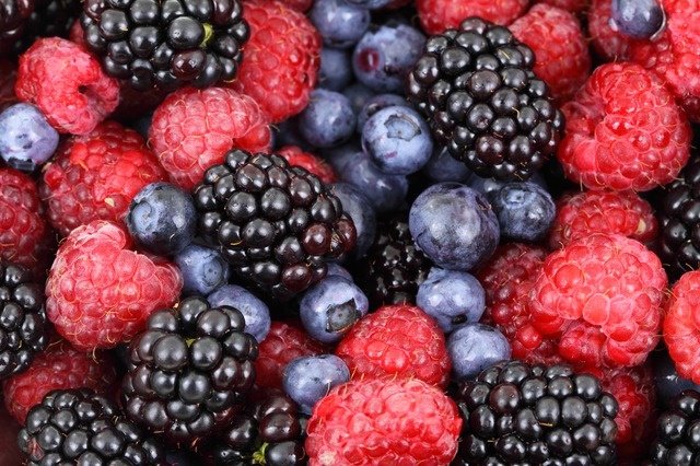 Sezonowe owoce to prawdziwe bomby witaminowe. Fot. Pixabay