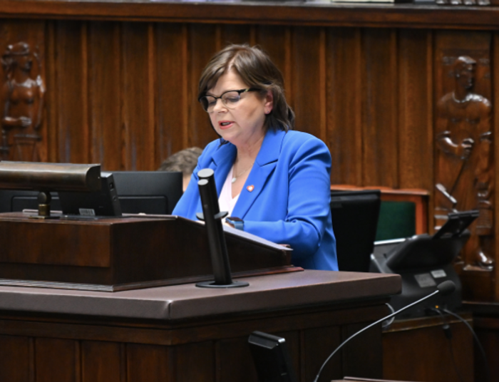 Leszczyna chce walczyć z alkoholizmem. Koniec z zakupem trunków w nocy