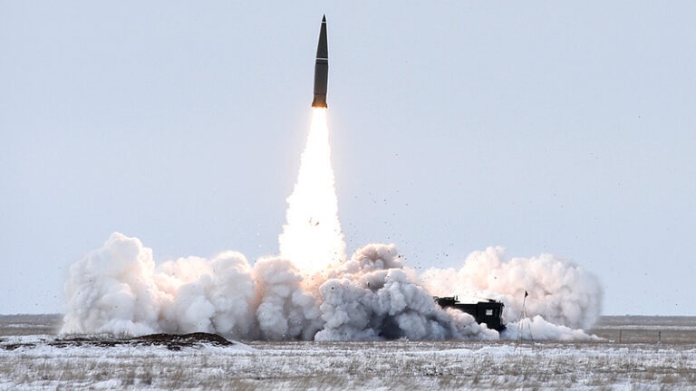 Rosyjska rakieta Iskander. Źródło: https://dornsife.usc.edu/news/stories/what-are-tactical-nuclear-weapons/