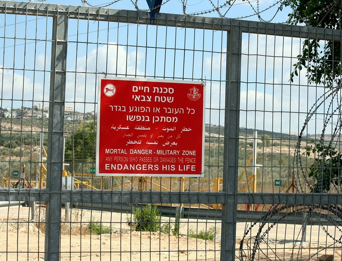 Anschlussy w Świętej Ziemi, a więc droga do spokoju a nie pokoju.