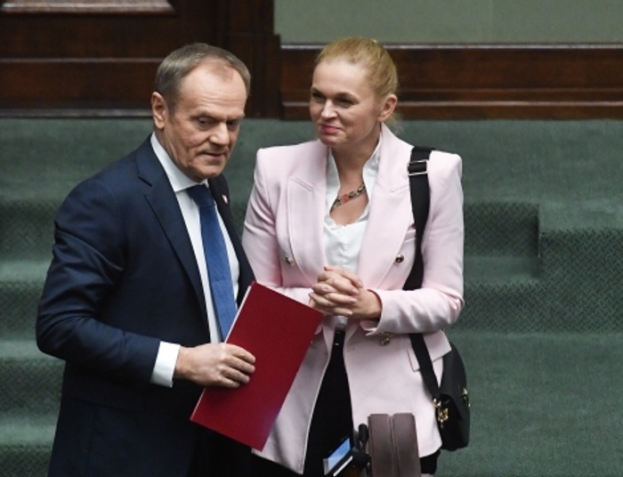 Barbara Nowacka jedzie walcem