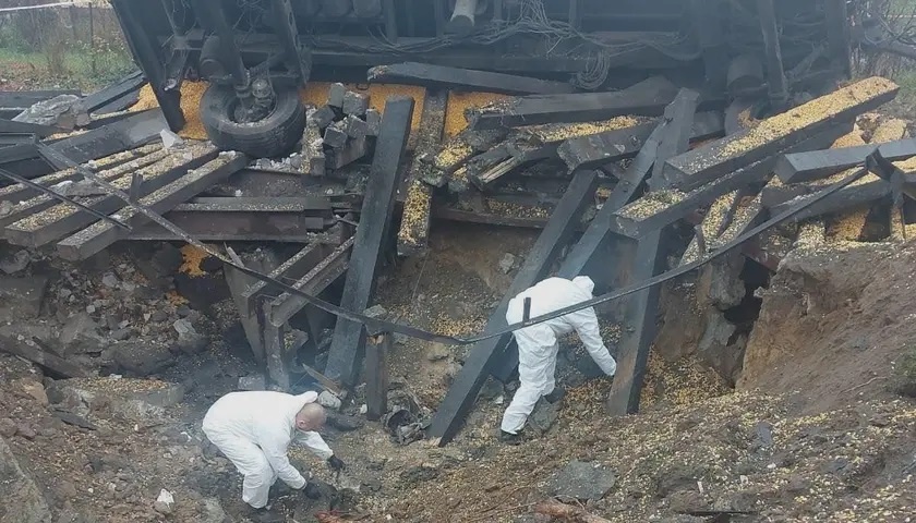 Krater po wybuchu w Przewodowie. Fot. Polska Policja