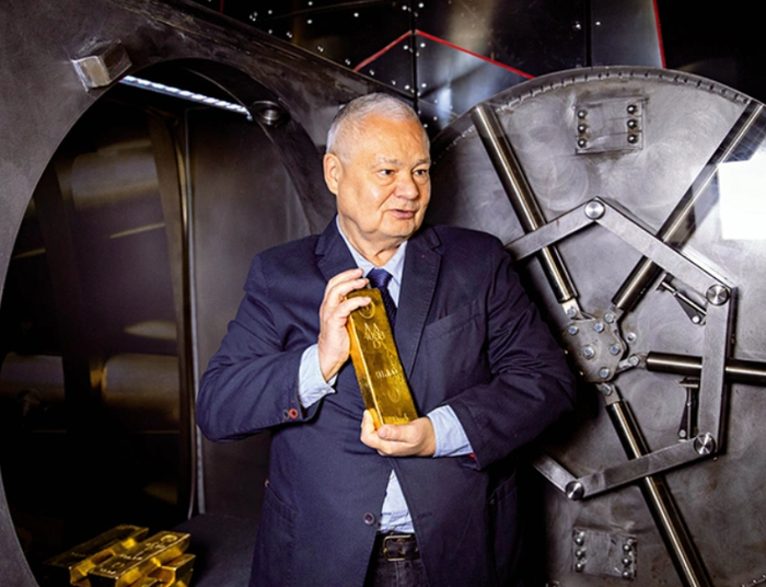 Złoto bije rekordy. Glapiński może sobie pogratulować, NBP zarobił miliardy
