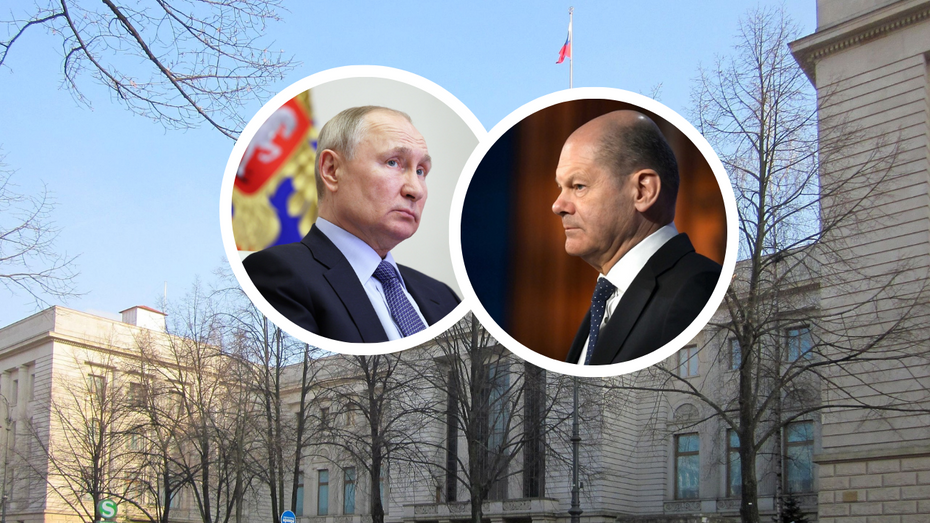 Ambasada Rosji w Berlinie (tło), Władimir Putin (L), kanclerz Niemiec Olaf Scholz (P). (fot. Wikipedia, PAP/EPA)