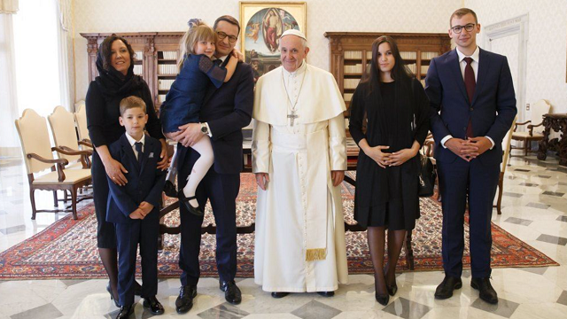 Mateusz Morawiecki wraz z rodziną na audiencji u Papieża Franciszka. Fot.: Facebook/Mateusz Morawiecki