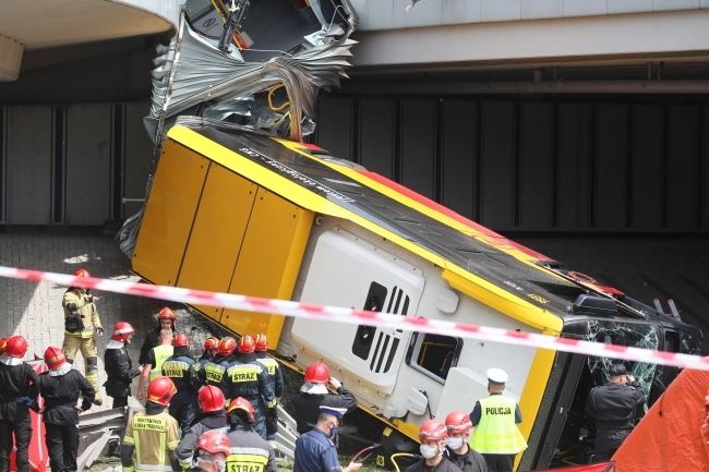 Wypadek autobusu w Warszawie, fot. PAP/Paweł Supernak