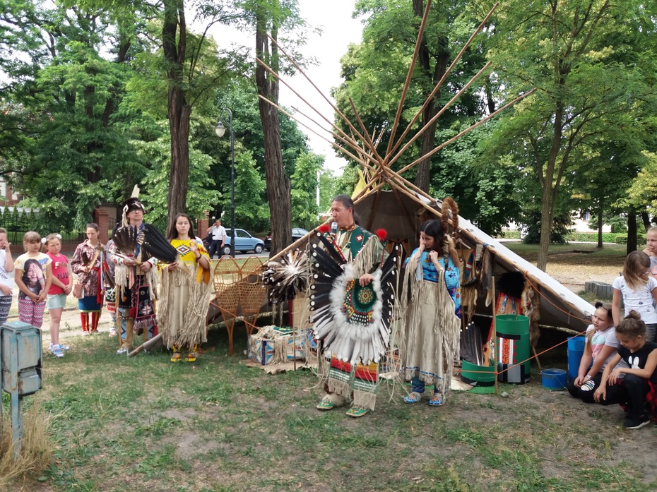 Polscy indianiści podczas Festiwalu Made in Native America w Wolsztynie. For. Krzysztof Mączkowski