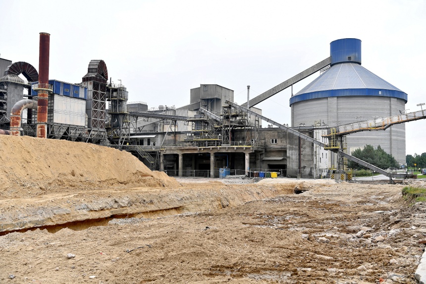 W wyniku niedoborów węgla w Polsce wkrótce może zabraknąć również cementu. (fot. PAP)