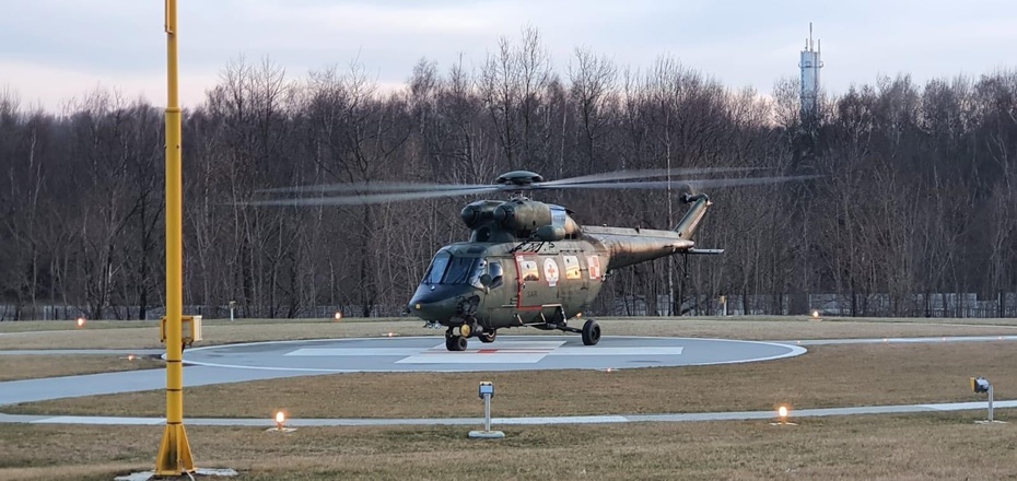 Helikopter z rannymi Ukrainkami w Krakowie. Fot. Twitter/Łukasz Kmita