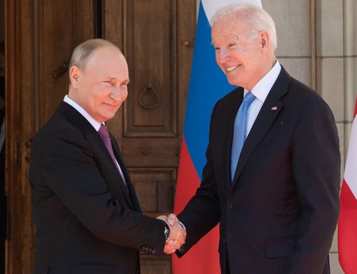 Były szef MSZ: Biden zmienił stosunek do Putina o 180 stopni. Jest tu spiskowa teoria