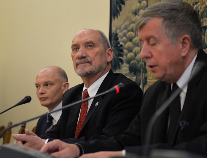 TVP na prośbę Macierewicza pokaże film z raportu końcowego podkomisji smoleńskiej