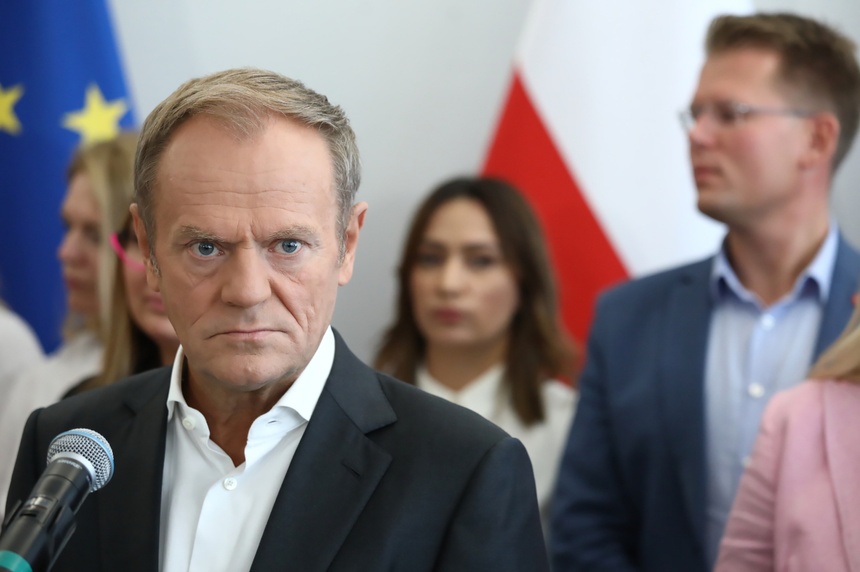 "Nasz człowiek w Warszawie" powraca. TVP szykuje drugą część dokumentu o Tusku