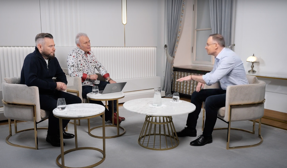 na zdjęciu: fragment wywiadu z prezydentem Andrzejem Dudą prowadzonym przez Krzysztofa Stanowskiego i Roberta Mazurka. źródło: Kanał Zero/YouTube