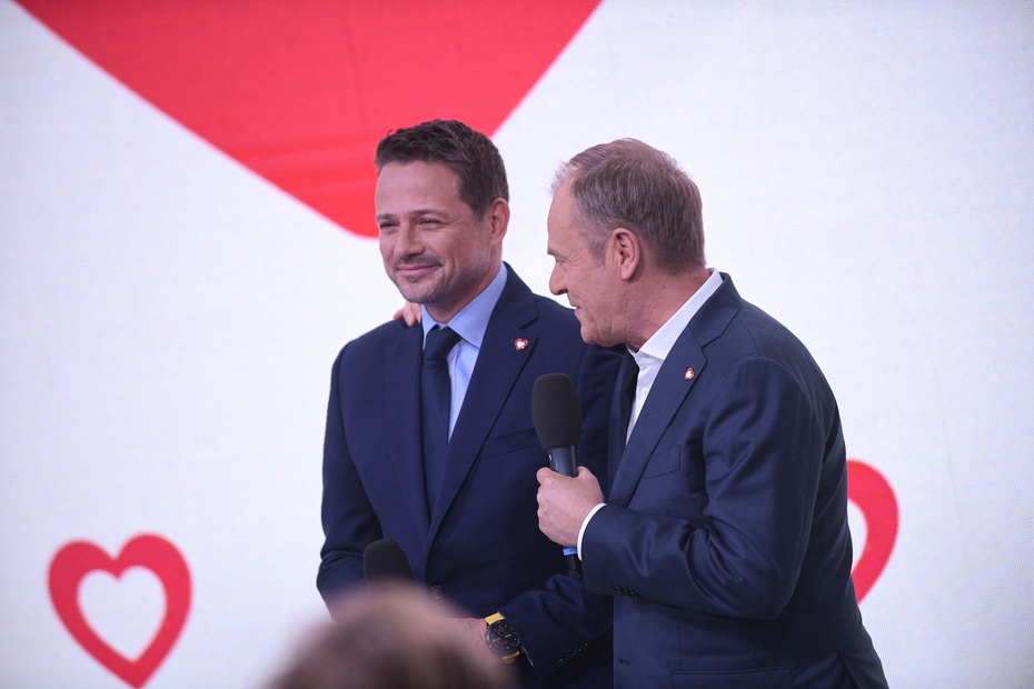 Premier Donald Tusk i prezydent Warszawy Rafał Trzaskowski. Fot. PAP/Marcin Obara