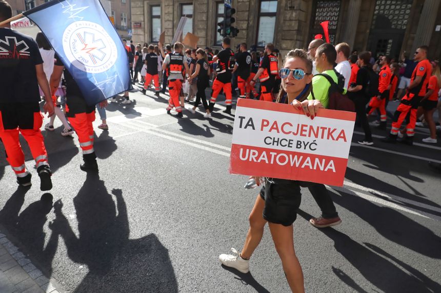 W Warszawie protestują pracownicy ochrony zdrowia Fot. PAP/Tomasz Gzell