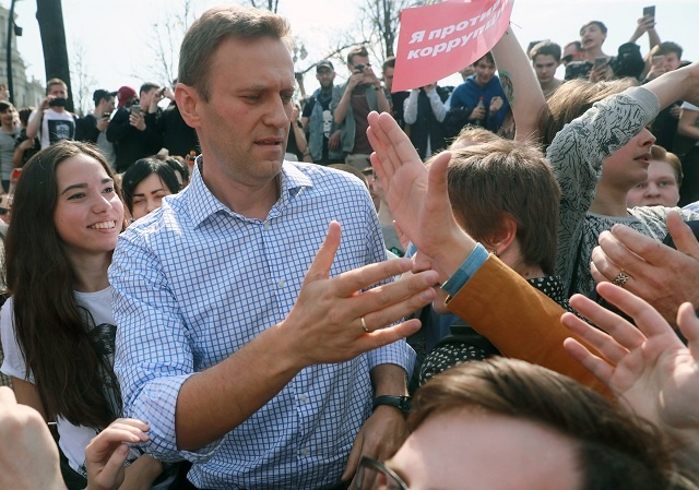 Aleksiej Nawalny został hospitalizowany w Omsku na oddziale reanimacji. Fot. PAP/ITAR-TASS/Sergei Fadeichev