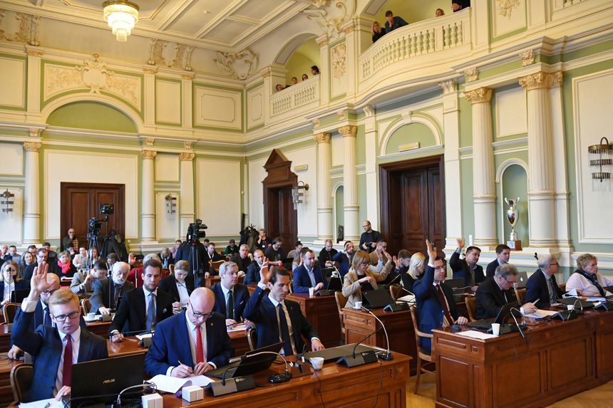 Radni przegłosowali ważne uchwały. Fot. PAP/Adam Warżawa