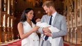 Książę Harry i Księżna Sussex z royal baby. Fot. PAP/EPA/Domic Lipinski/PA