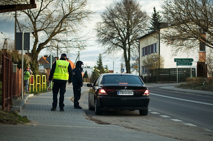 Przed wakacjami firmy ubezpieczeniowe dostaną wgląd do tego jakie kary za jazdę samochodem otrzymujemy od policji. Źródło: flickr.com CC BY-ND 2.0