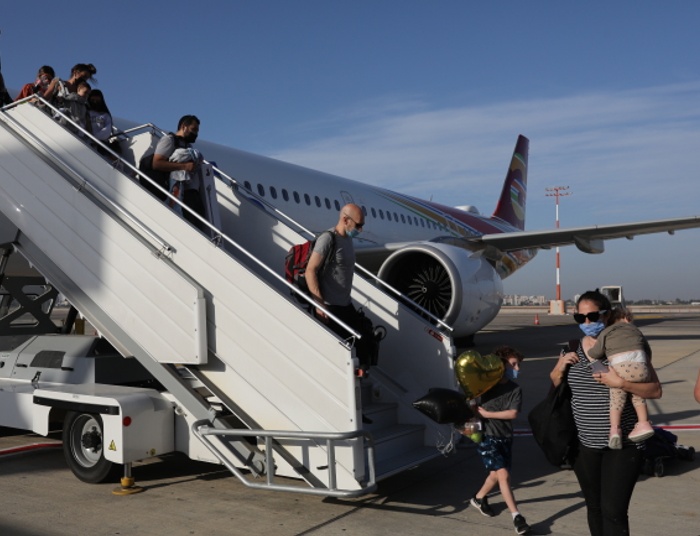 Niedzielski: Chcemy kwarantanny dla przyjeżdżających z krajów z Omikronem