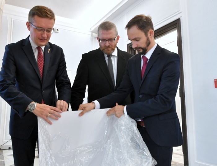 Czy Konfederacji będzie rosnąć poparcie ? Czy zagrozi PiS-owi ?