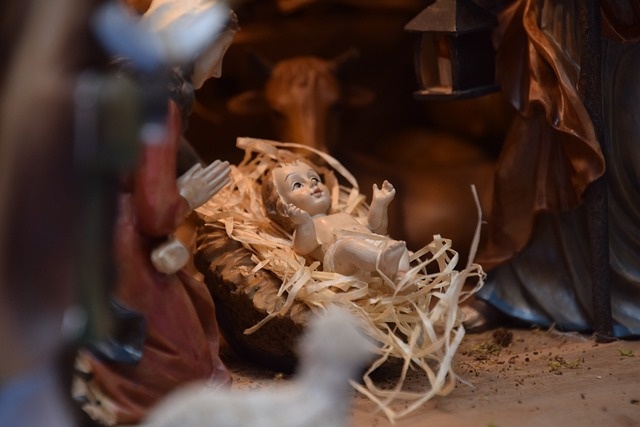 W Boże Narodzenie chrześcijanie czczą narodzenie Boga w ludzkiej postaci  Fot. Pixabay