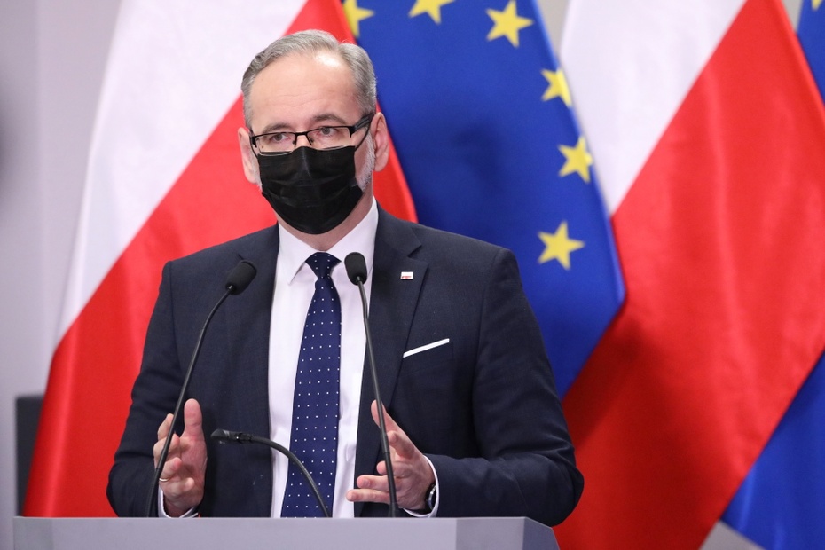 Minister zdrowia Adam Niedzielski ogłasza nowe obostrzenia pandemiczne. PAP/Tomasz Gzell