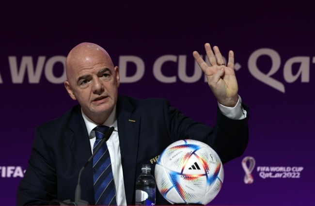 Konferencja prezydenta FIFA wprawiła wszystkich w osłupienie, fot.  	PAP/EPA/MOAHAMED MESSARA