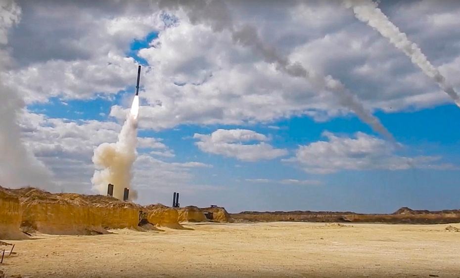 Rosyjski system rakietowy Bastion na okupowanym Krymie. Fot. PAP/EPA/RUSSIAN DEFENCE MINISTRY PRESS SERVICE/HANDOUT