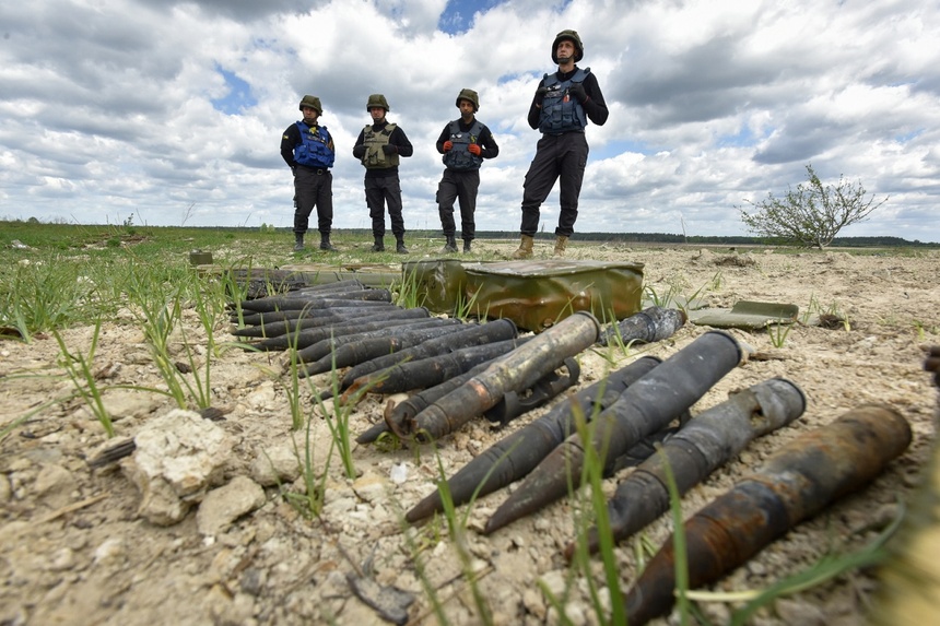 Żołnierze ukraińscy stawiają twardy opór. Fot. PAP/EPA/OLEG PETRASYUK