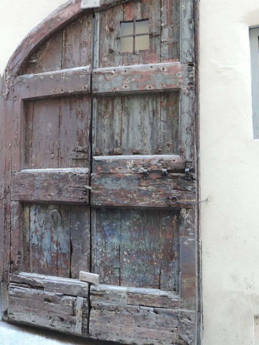 Bardzo stare drzwi
