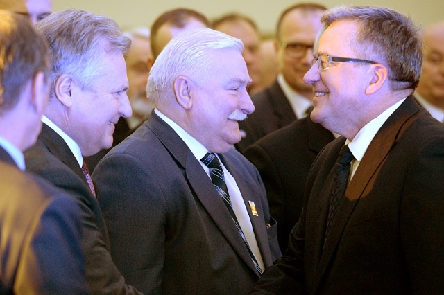 Prezydentów trzech: Aleksander Kwaśniewski, Lech Wałęsa, Bronisław Komorowski. Fot. PAP