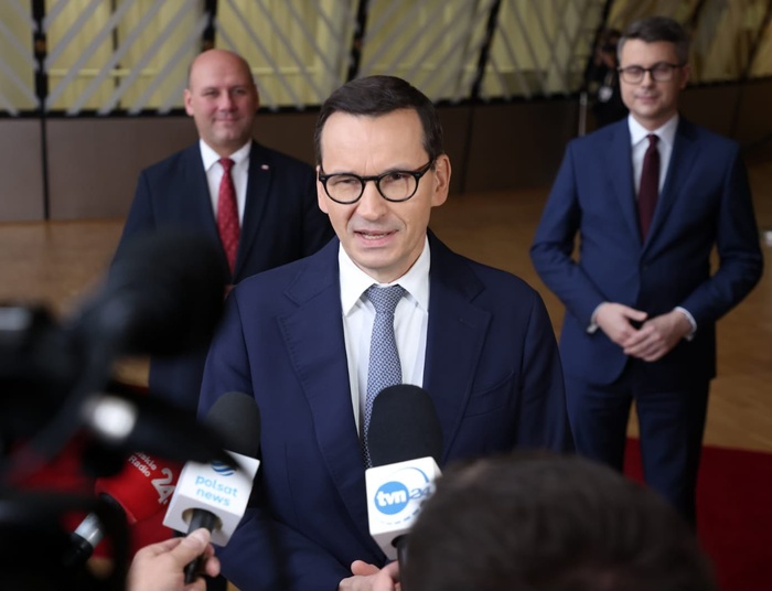 PiS wzoruje się na gabinecie cieni PO. Morawiecki z nową funkcją