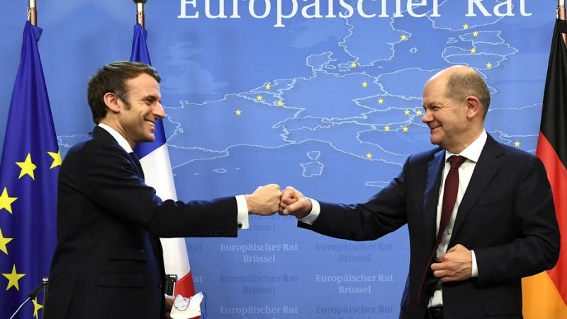 Emmanuel Macron i Olaf Cholz, fot.PAP/EPA/JOHN THYS