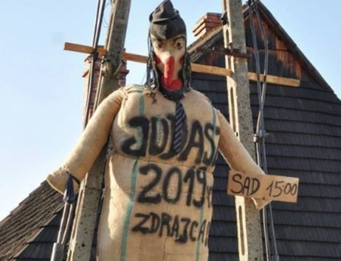 Bicie kukły Żyda-Judasza. Temat zdechnie, ale problem zostanie.