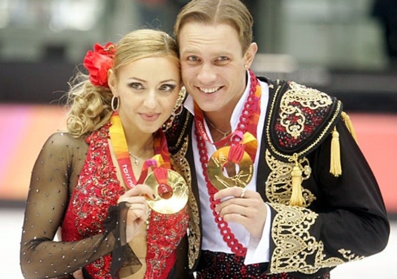 Roman Kostomarow i Tatiana Nawka w czasach wspólnych występów na lodzie.