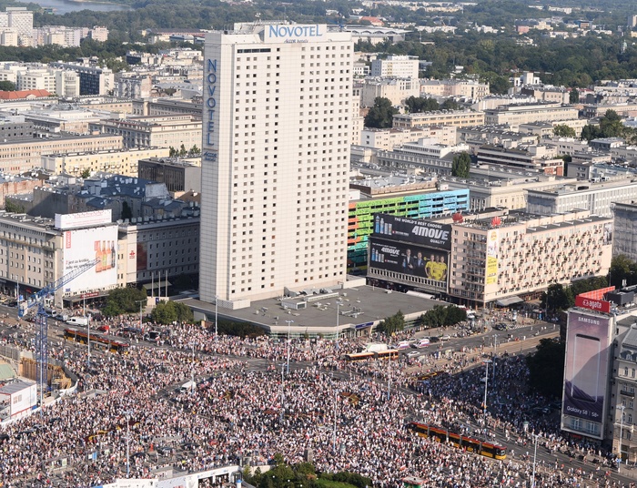 Godzina "W". Warszawa oddała hołd powstańcom