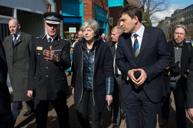 Theresa May podczas wizyty w Salisbury. Fot. PAP/EPA