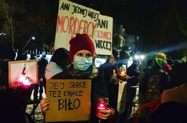 Protest na Al. Szucha w Warszawie, fot. Instagram/thehatersview