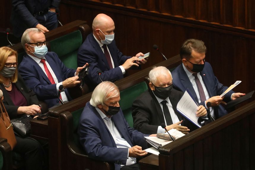 Politycy PiS w Sejmie, Fot. PAP/Albert Zawada