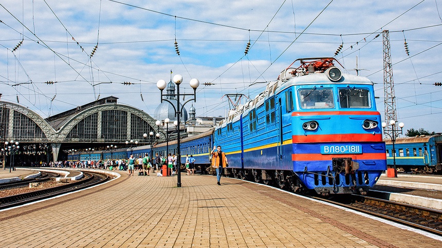 Premier Ukrainy zapowiedział rozpoczęcie budowy torów kolejowych o standardzie europejskim. Umożliwiłoby to uruchomienie nowych połączeń w tym kraju. (fot. Flick/Konstantin Planinski)