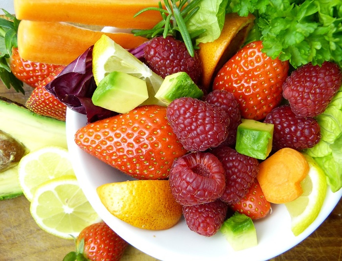 Drugie śniadanie w szkole – owoce i warzywa zamiast kanapek