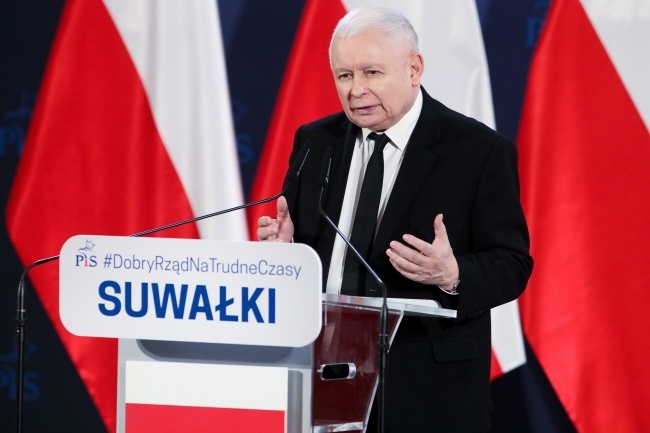 Jarosław Kaczyński podczas wystąpienia w Suwałkach, fot. PAP/Artur Reszko