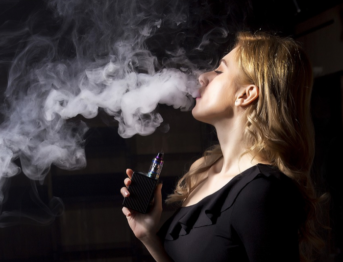 Plany zakazu e-papierosów. Czy sprawa może mieć drugie dno?